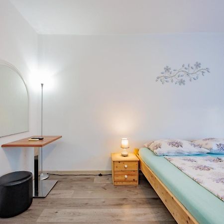 Crowonder Lucky Holiday House With Pool And Patio 30 Meters From The Beach Ζαντάρ Εξωτερικό φωτογραφία