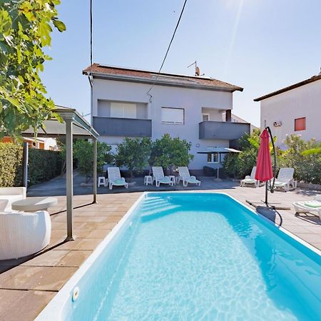 Crowonder Lucky Holiday House With Pool And Patio 30 Meters From The Beach Ζαντάρ Εξωτερικό φωτογραφία