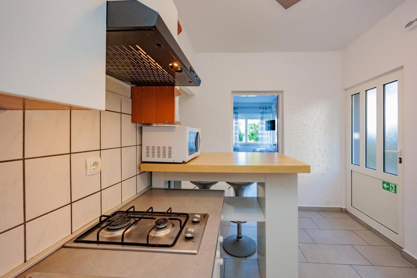 Crowonder Lucky Holiday House With Pool And Patio 30 Meters From The Beach Ζαντάρ Εξωτερικό φωτογραφία