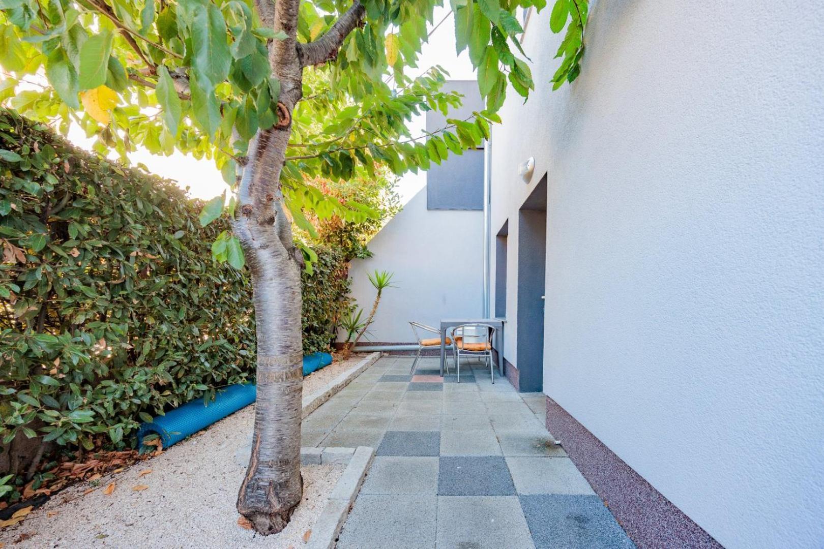 Crowonder Lucky Holiday House With Pool And Patio 30 Meters From The Beach Ζαντάρ Εξωτερικό φωτογραφία