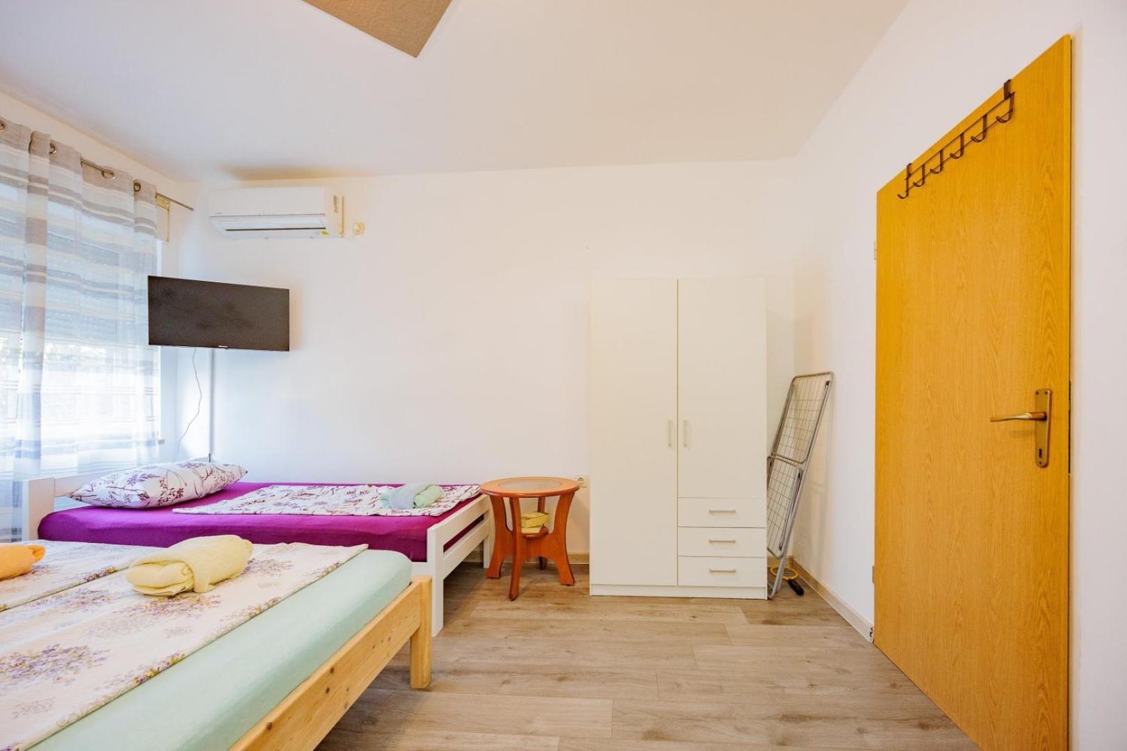 Crowonder Lucky Holiday House With Pool And Patio 30 Meters From The Beach Ζαντάρ Εξωτερικό φωτογραφία