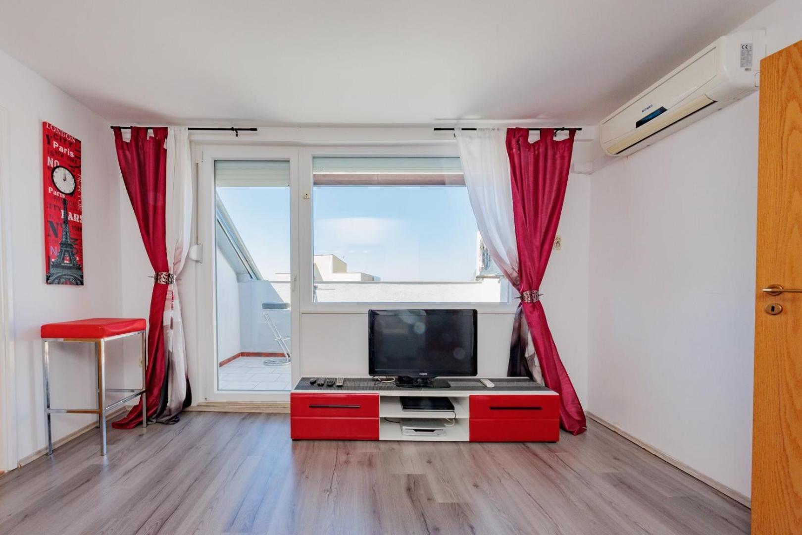 Crowonder Lucky Holiday House With Pool And Patio 30 Meters From The Beach Ζαντάρ Εξωτερικό φωτογραφία