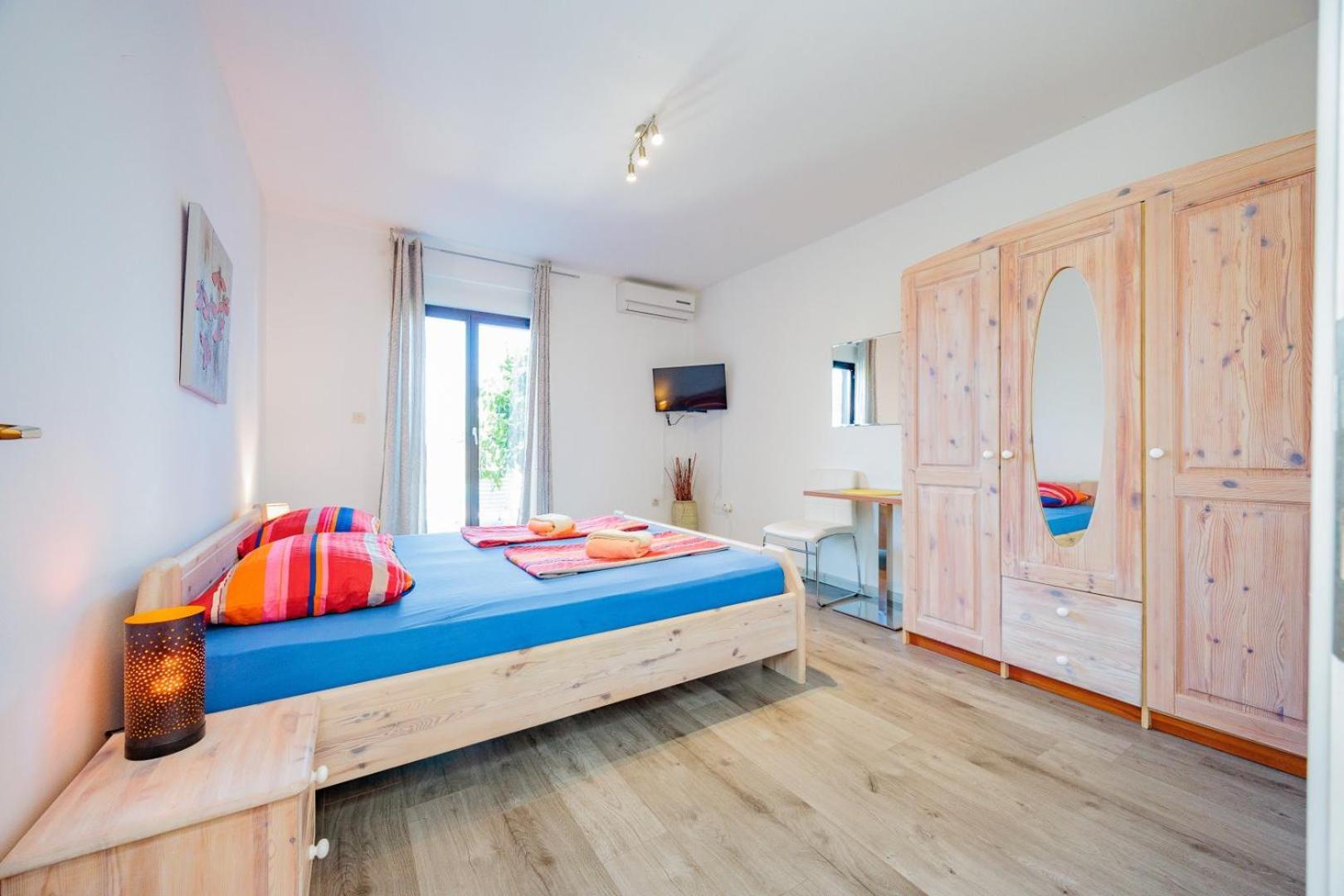 Crowonder Lucky Holiday House With Pool And Patio 30 Meters From The Beach Ζαντάρ Εξωτερικό φωτογραφία