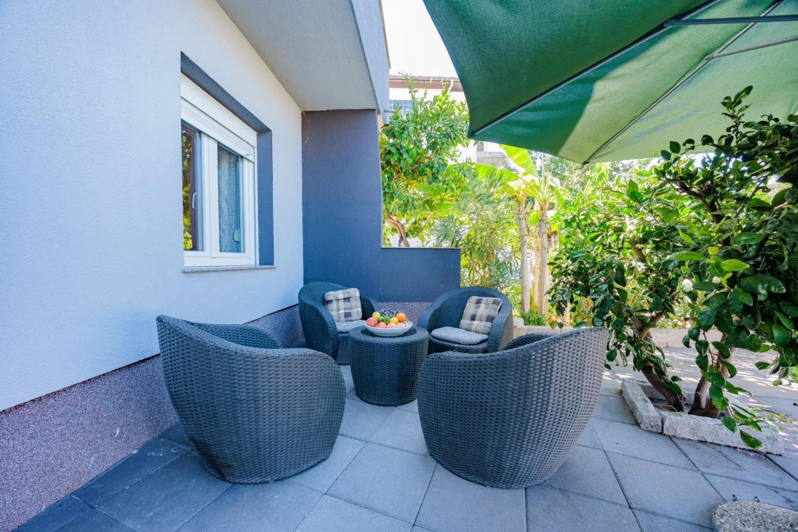 Crowonder Lucky Holiday House With Pool And Patio 30 Meters From The Beach Ζαντάρ Εξωτερικό φωτογραφία